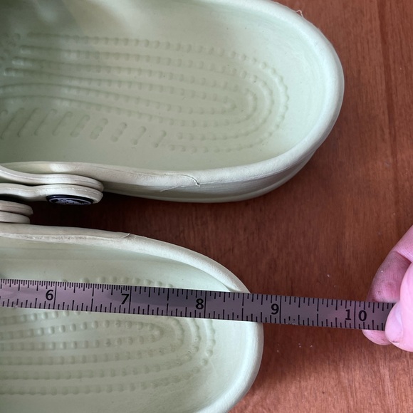 Crocs Girl's Celery Classic Mary Jane - Picture 7 of 8